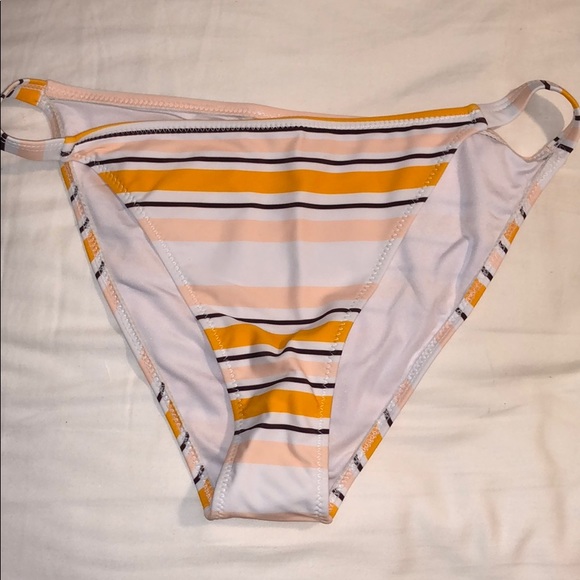 Cupshe Candy Stripe Bikini Set - Picture 3 of 7